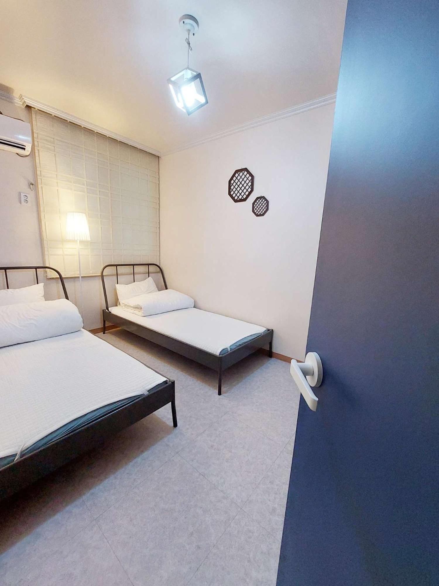 Blau Guesthouse Kjongdzsu Kültér fotó