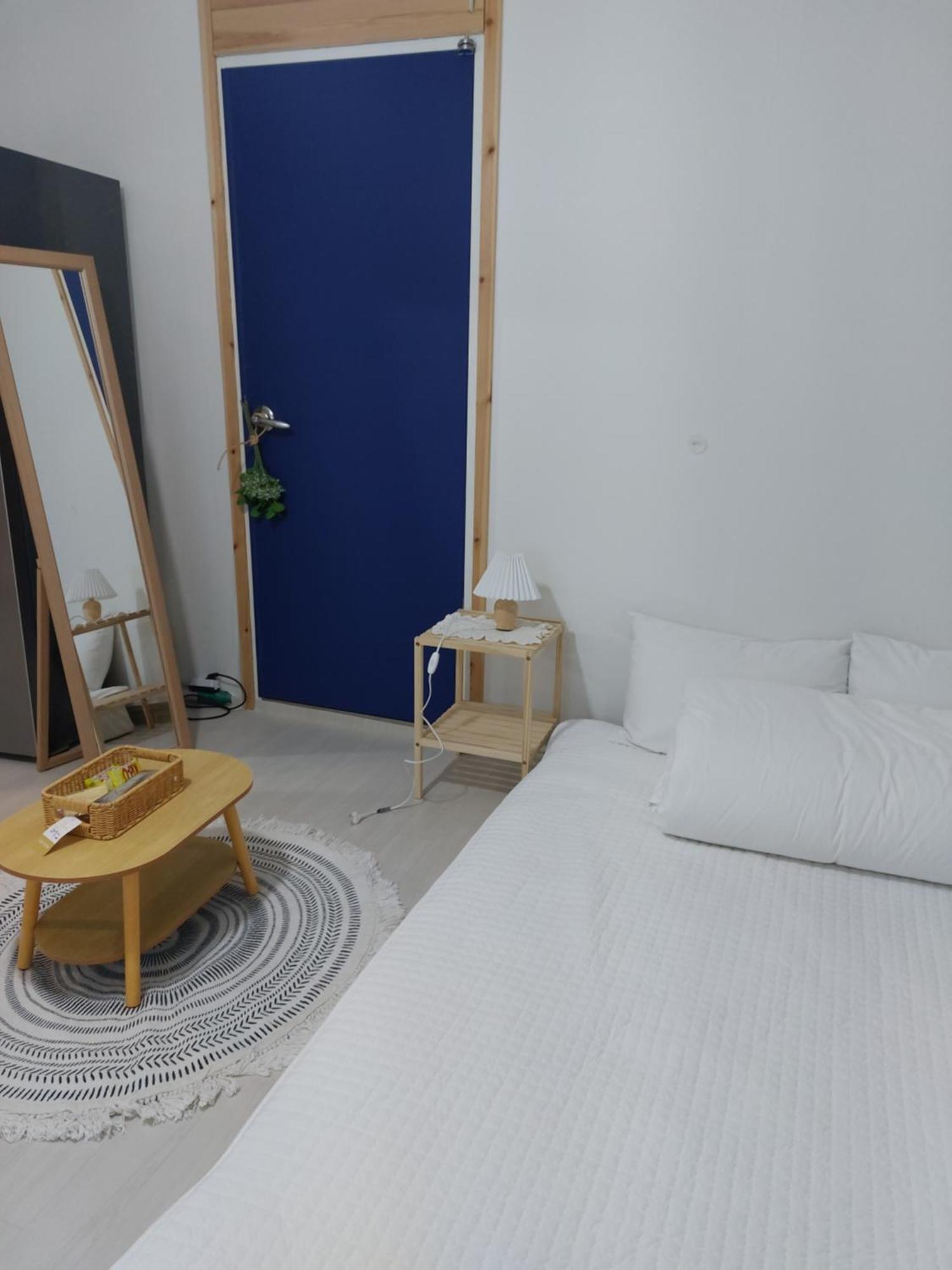 Blau Guesthouse Kjongdzsu Kültér fotó