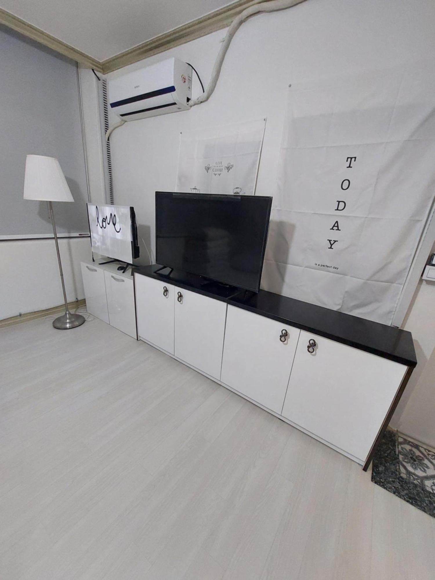 Blau Guesthouse Kjongdzsu Kültér fotó