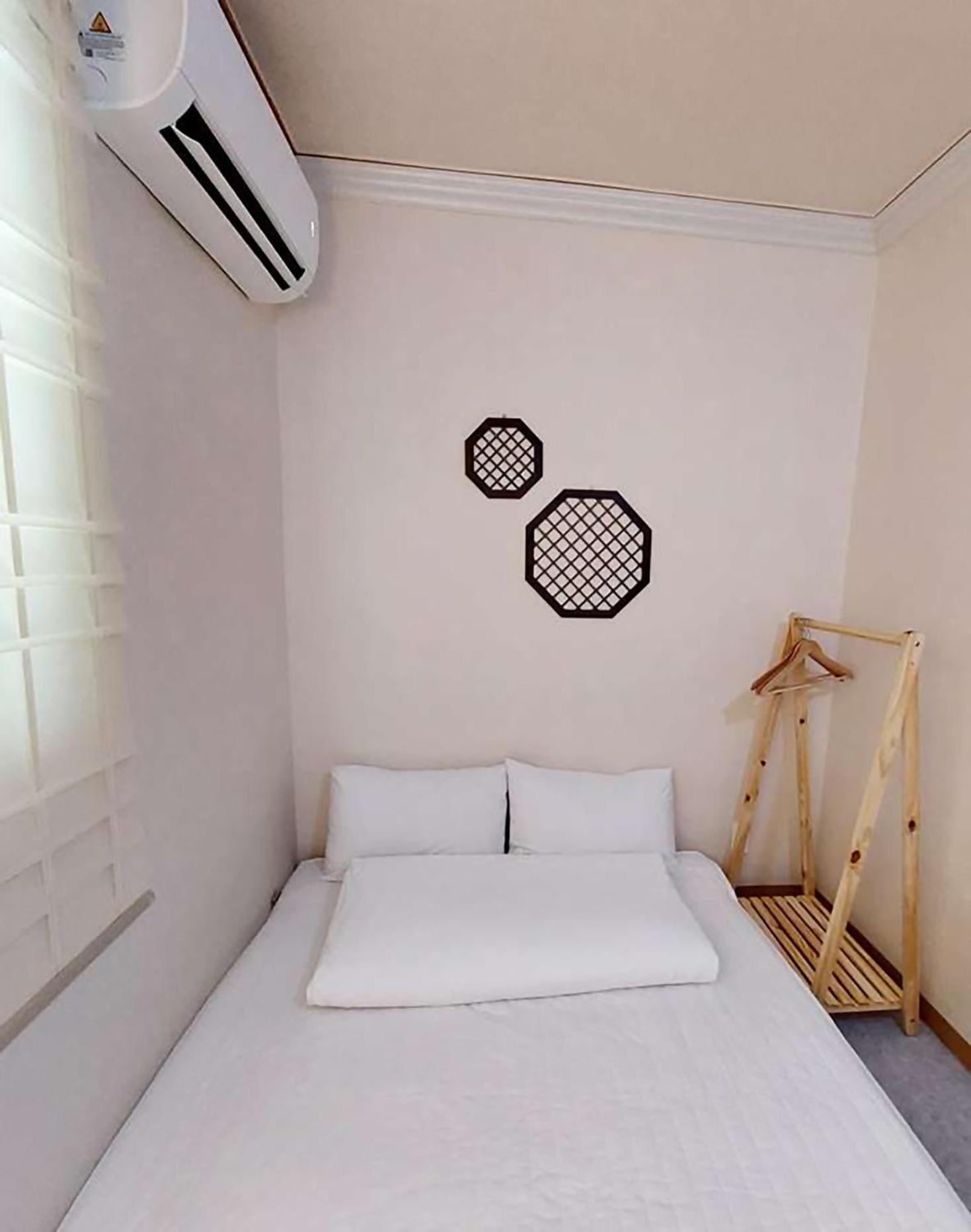 Blau Guesthouse Kjongdzsu Kültér fotó