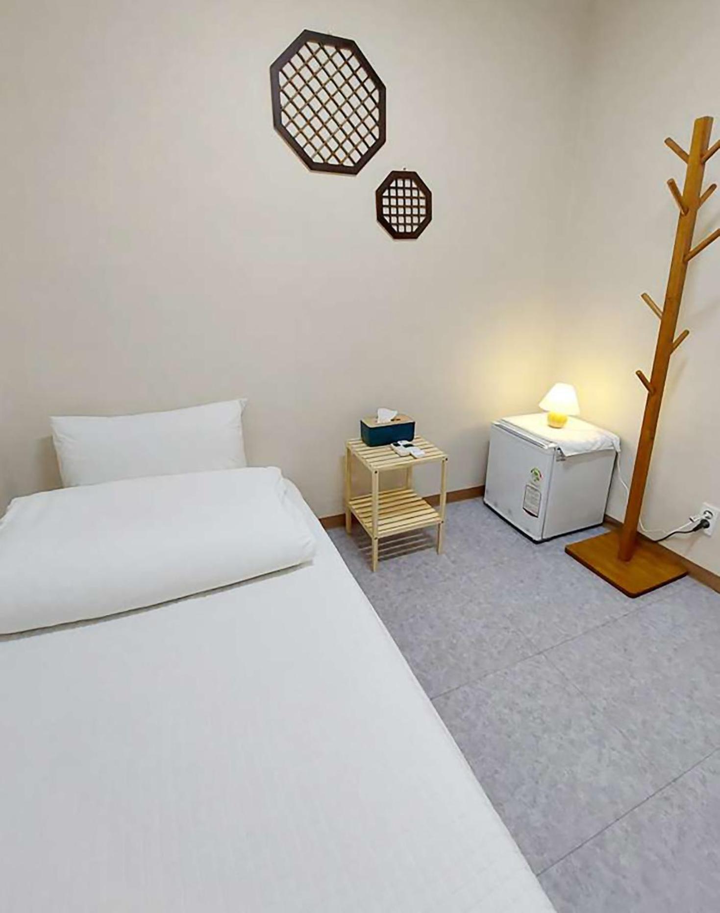 Blau Guesthouse Kjongdzsu Kültér fotó